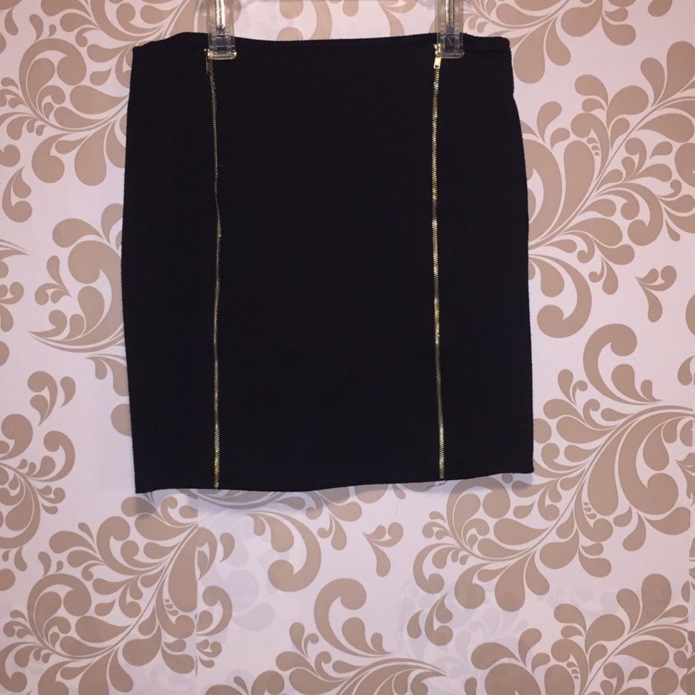 Black mini skirt w zippers